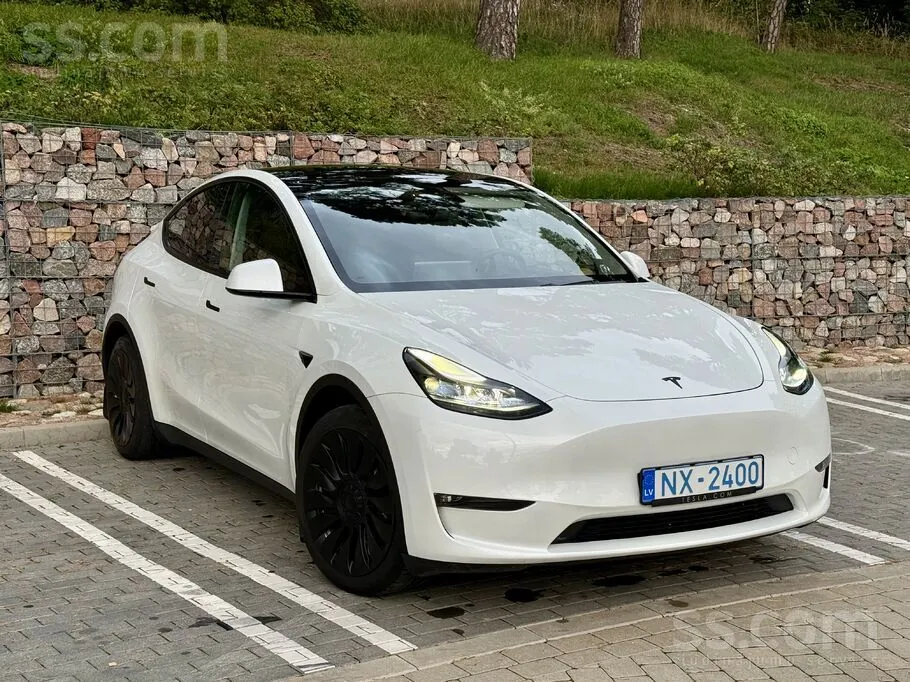Tesla Model Y 2022 photo 3