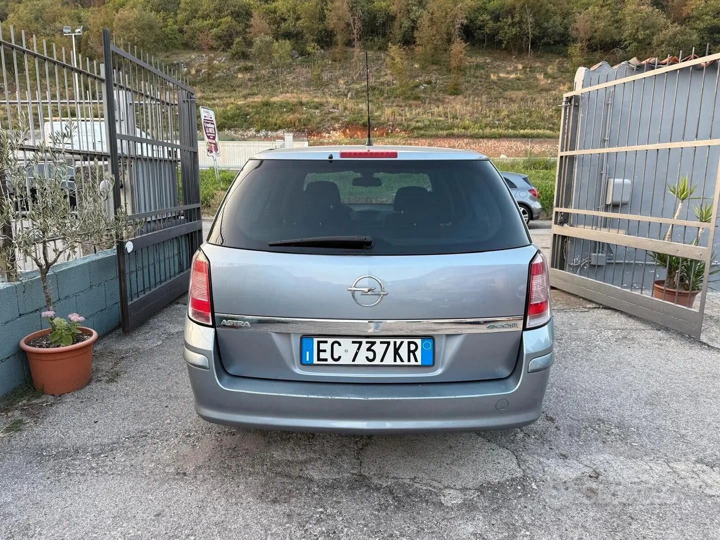 Opel Astra 2010 photo 5