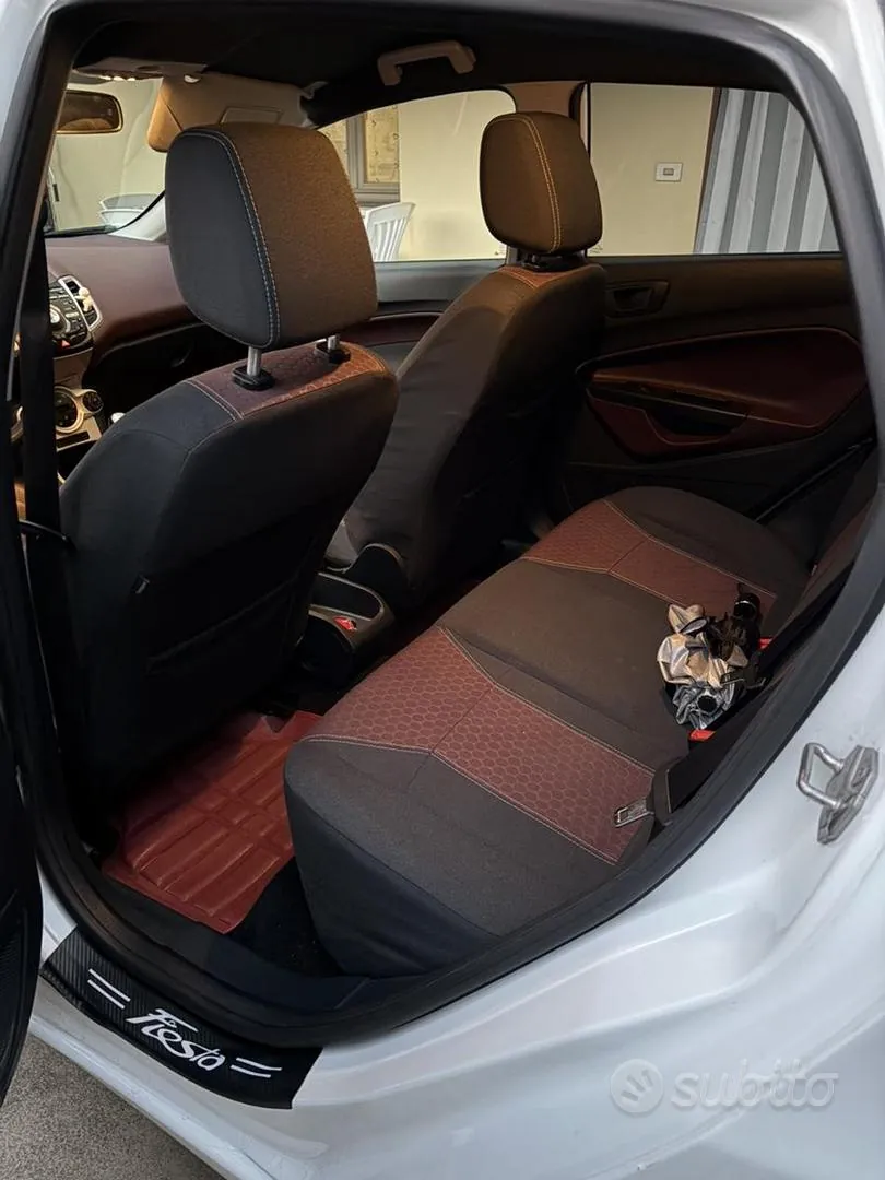 Ford Fiesta 2012 photo 4