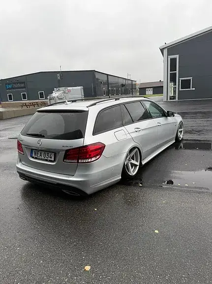 Mercedes-Benz E 220 2016 photo 4