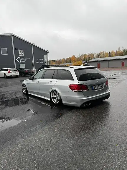 Mercedes-Benz E 220 2016 photo 3