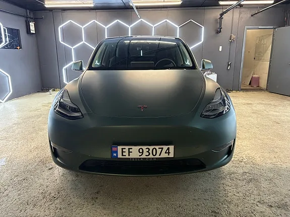 Tesla Model Y 2023 photo 4