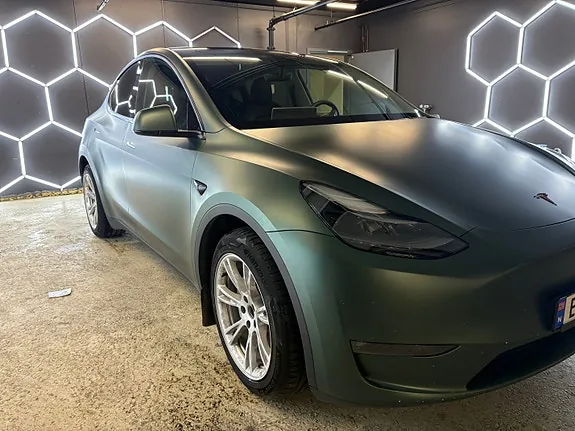 Tesla Model Y 2023 photo 5