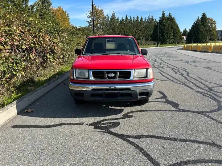 Nissan Frontier 2000 photo 5