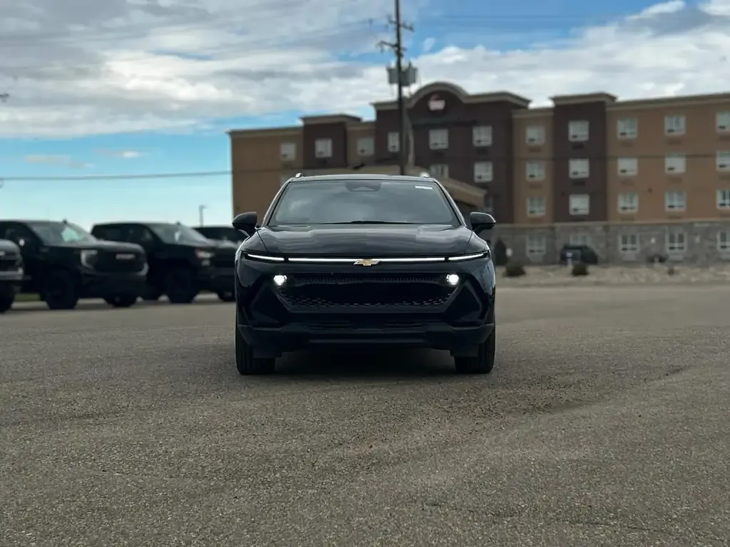 Chevrolet Equinox 2026 photo 2