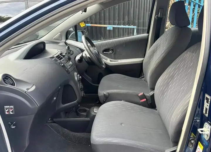 Toyota Yaris 2009 photo 3