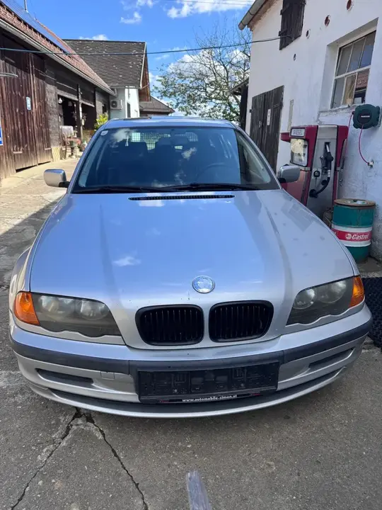BMW 3 Series 2001 photo 2