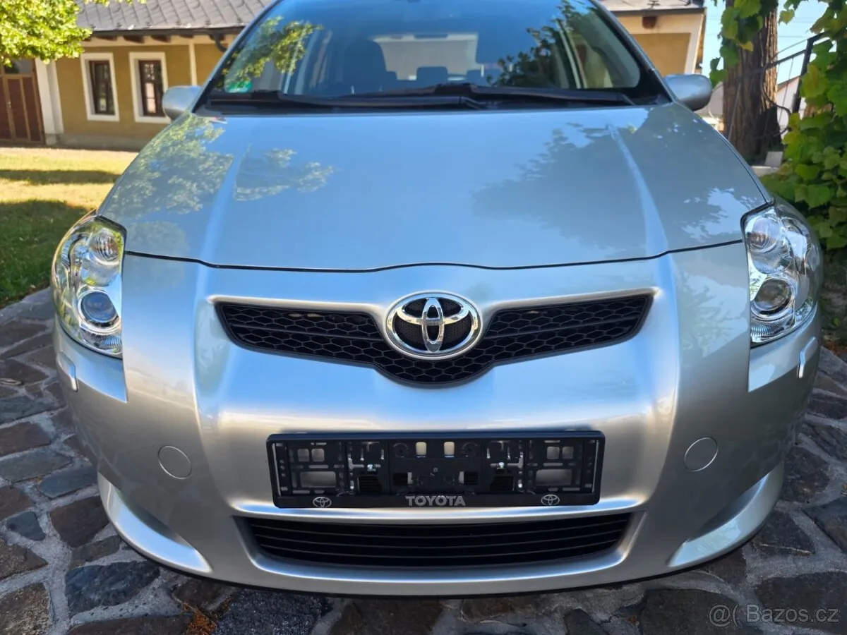 Toyota Auris 2015 photo 3