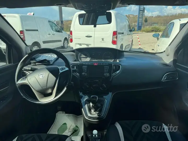 Lancia Ypsilon 2017 photo 5