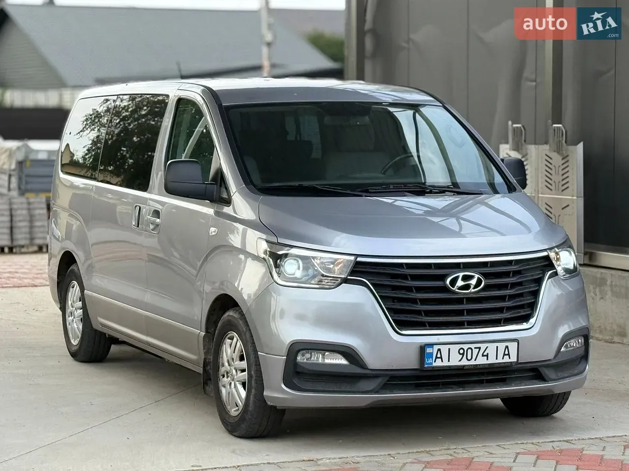 Hyundai H1 2019 photo 3