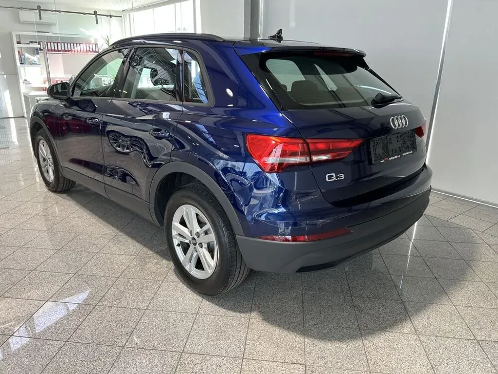 Audi Q3 2022 photo 3