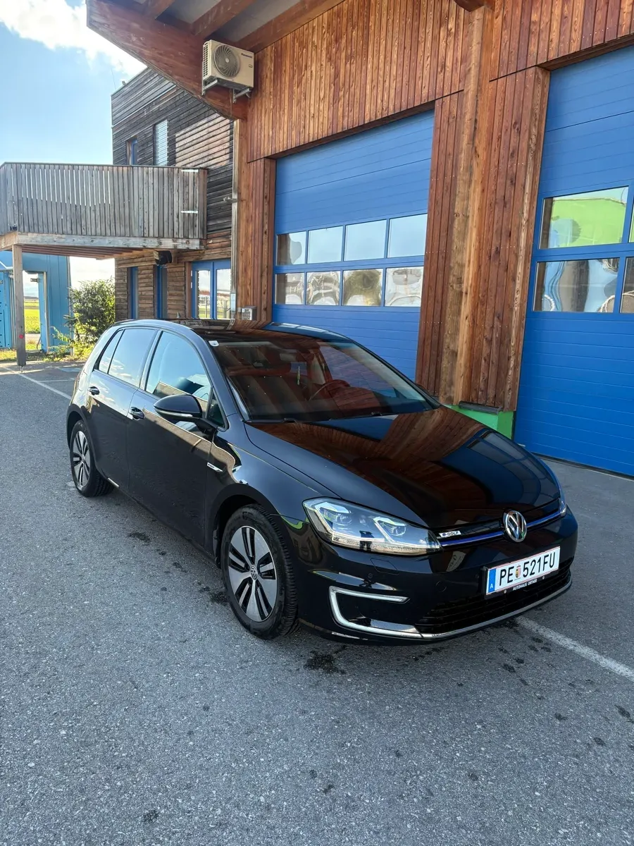 Volkswagen Golf 2018 photo 2