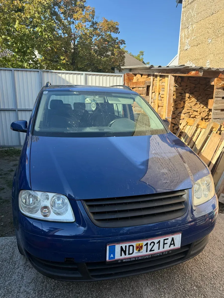 Volkswagen Touran 2005 photo 3
