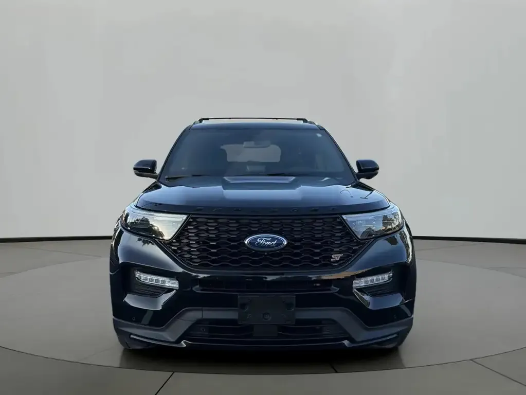 Ford Explorer 2022 photo 2