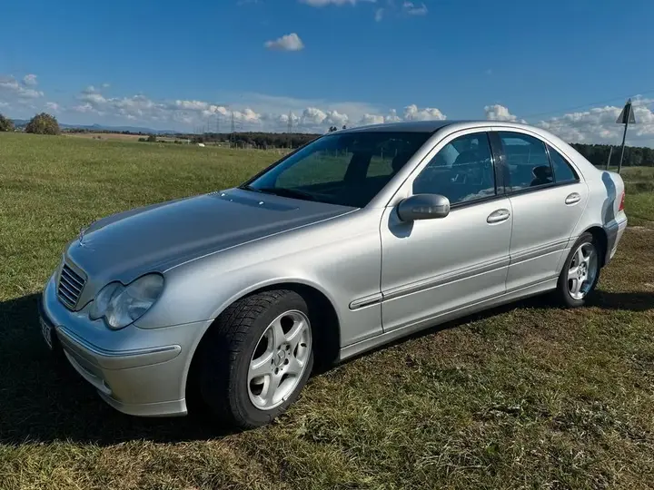 Mercedes-Benz C220