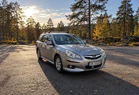 Subaru Legacy 2011 photo 3