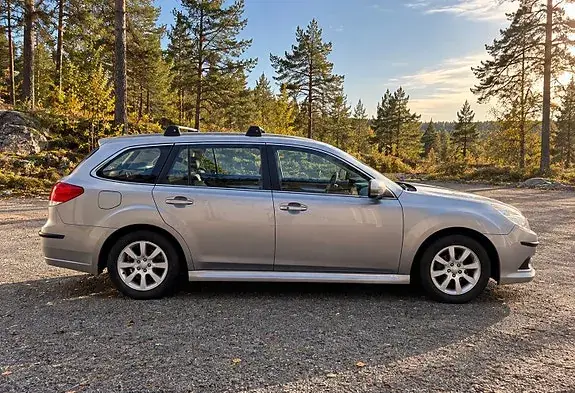 Subaru Legacy 2011 photo 4