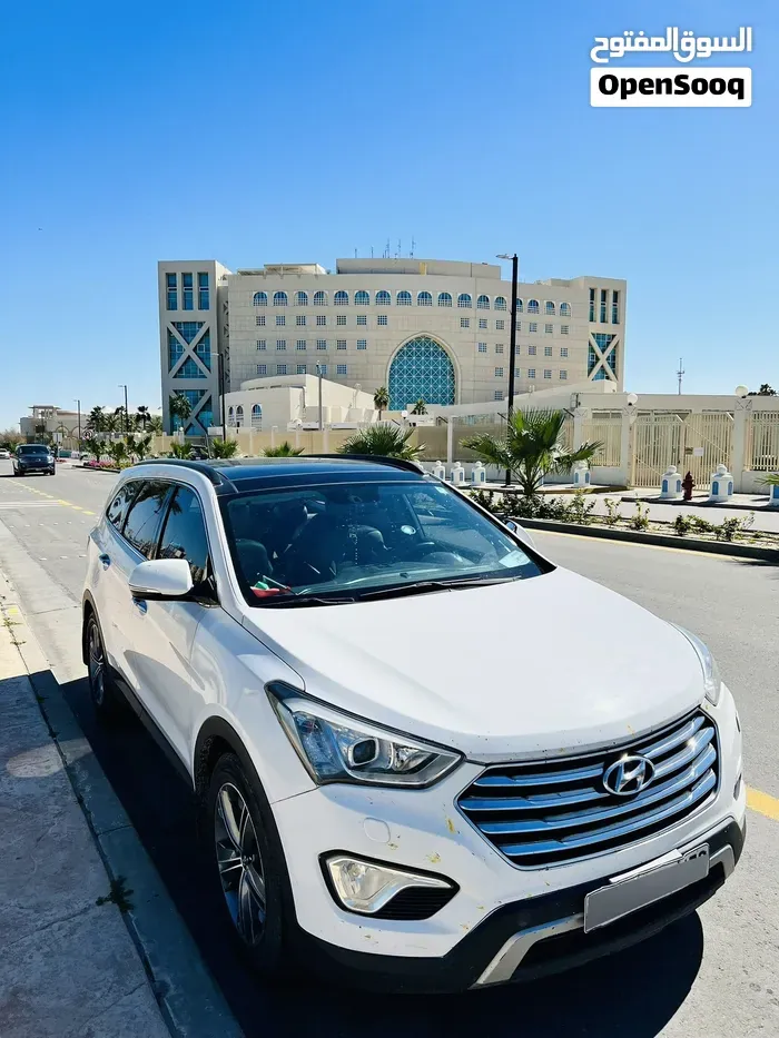 Hyundai Grand Santa Fe 2015 photo 4