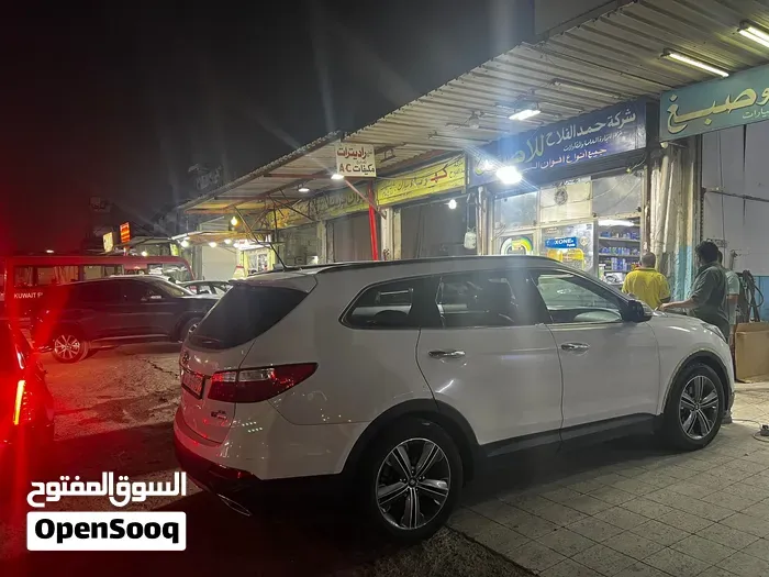 Hyundai Grand Santa Fe