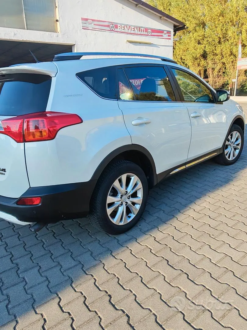 Toyota Rav4 2015 photo 5