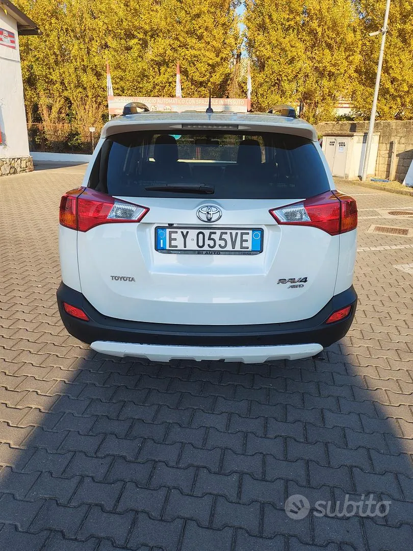 Toyota Rav4 2015 photo 2