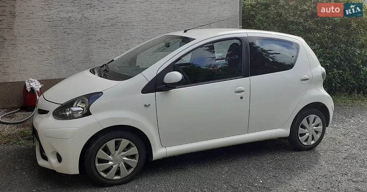 Toyota Aygo 2012 photo 2