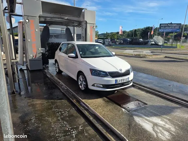 Skoda Fabia 2017 photo 2