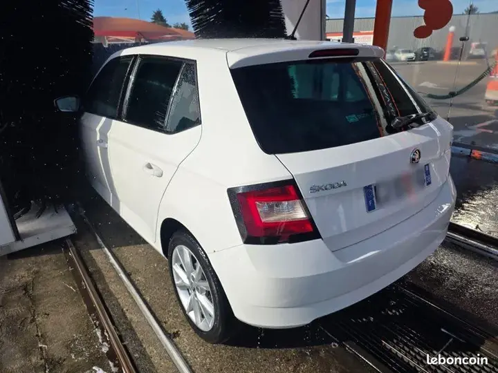 Skoda Fabia 2017 photo 3