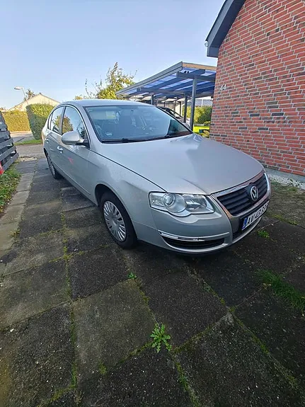Volkswagen Passat 2010 photo 2