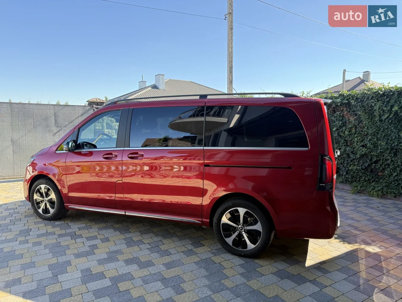 Mercedes-Benz Eqv 2024 photo 2