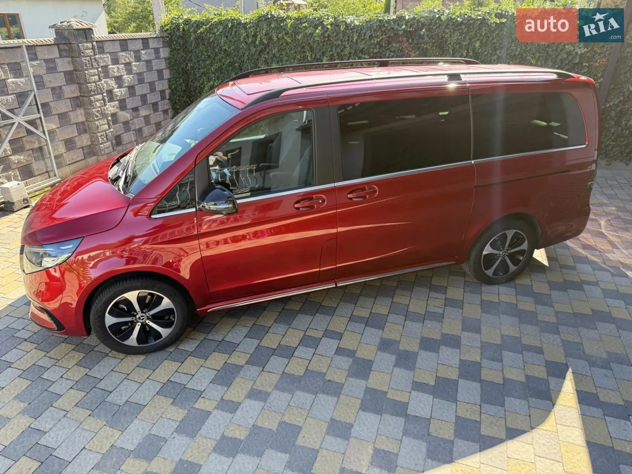 Mercedes-Benz Eqv 2024 photo 3