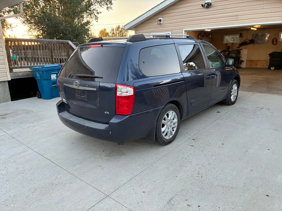 Kia Sedona 2006 photo 3