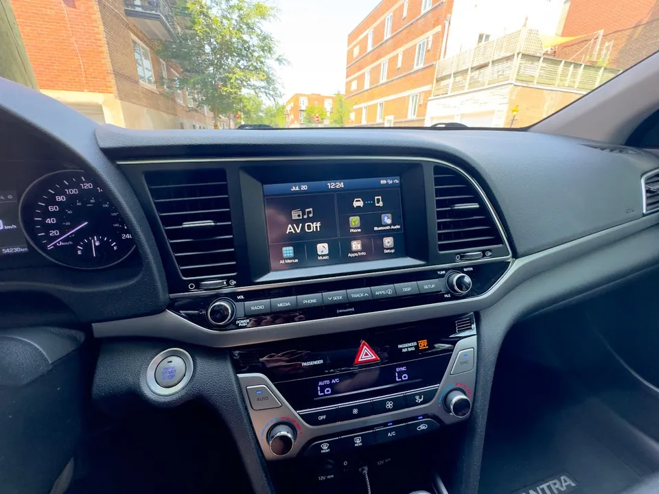 Hyundai Elantra 2017 photo 4