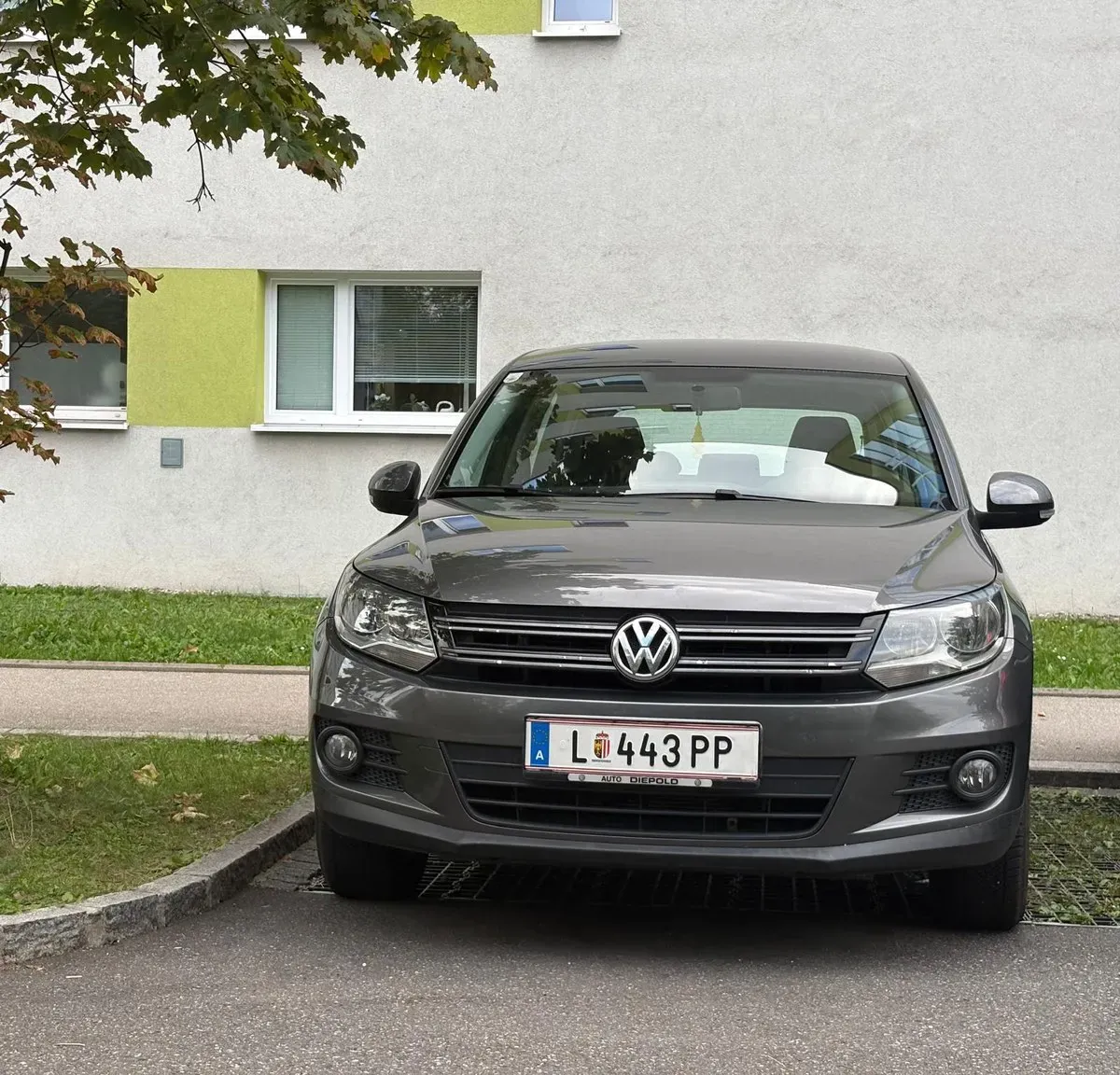Volkswagen Tiguan 2011 photo 2