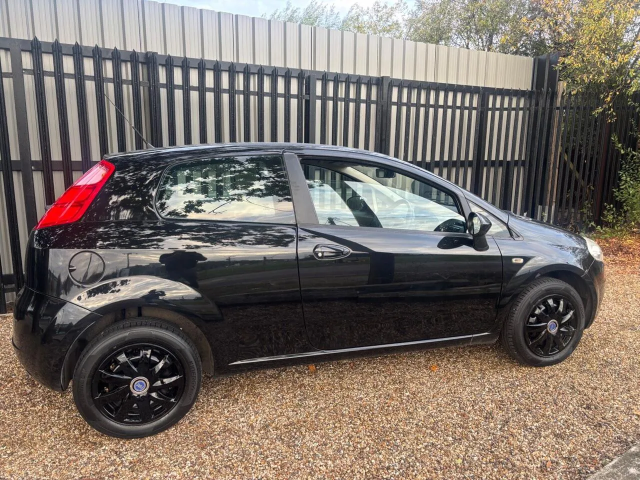 Fiat Grande Punto 2009 photo 3