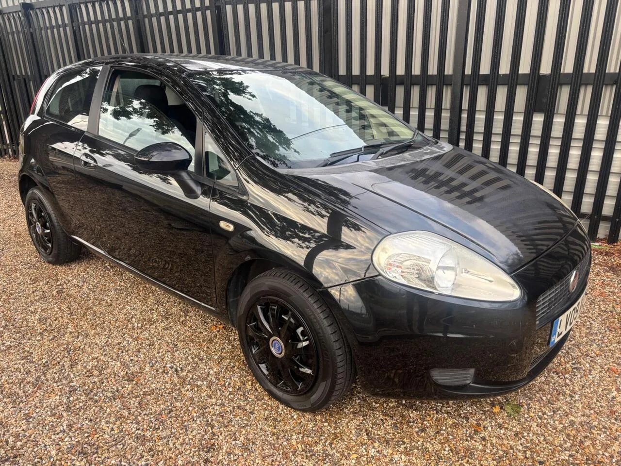 Fiat Grande Punto 2009 photo 2