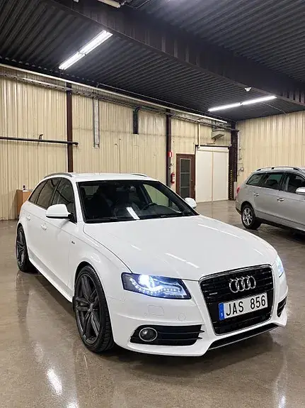 Audi A4 2009 photo 2