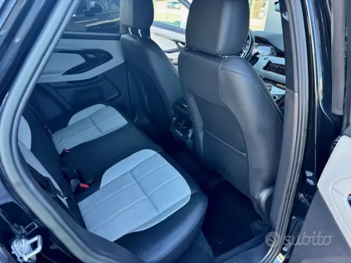 Land Rover Evoque 2023 photo 5