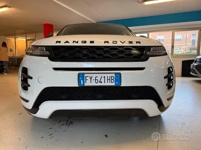 Land Rover Evoque 2019 photo 2