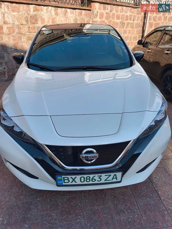 Nissan Leaf 2018 photo 2