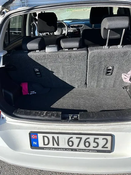 Suzuki Swift 2011 photo 4