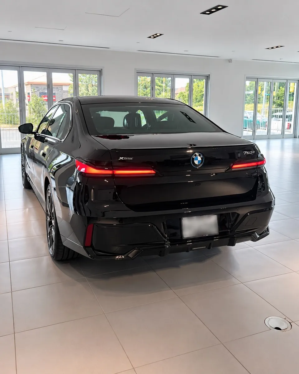 BMW 7 Series 2024 photo 2