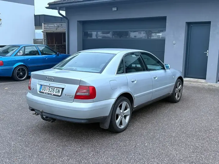 Audi A4 1999 photo 2