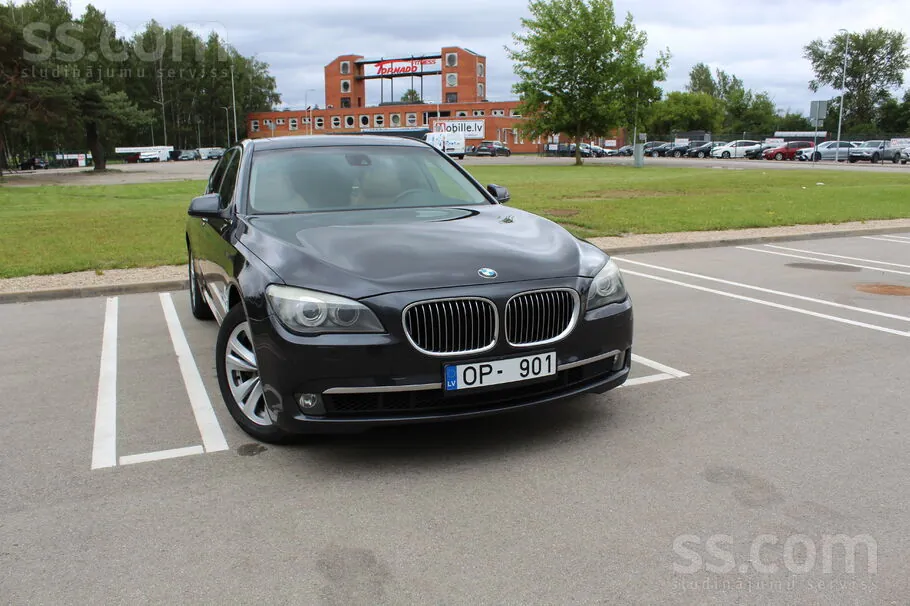 BMW 740