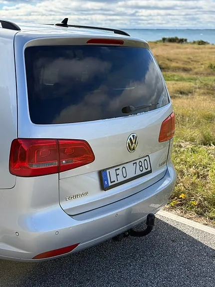 Volkswagen Touran 2011 photo 3