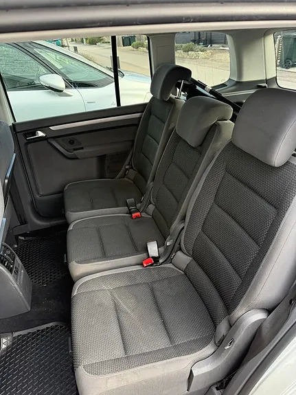 Volkswagen Touran 2011 photo 5