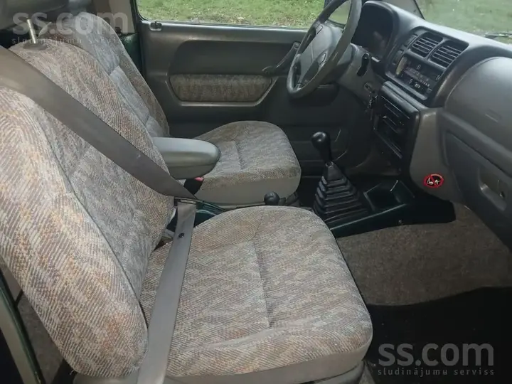 Suzuki Jimny 1999 photo 4