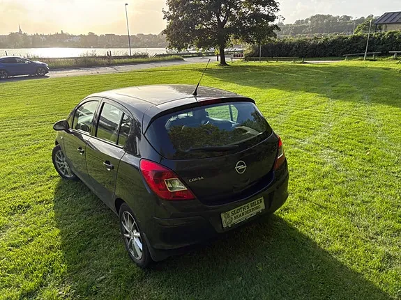 Opel Corsa 2013 photo 3