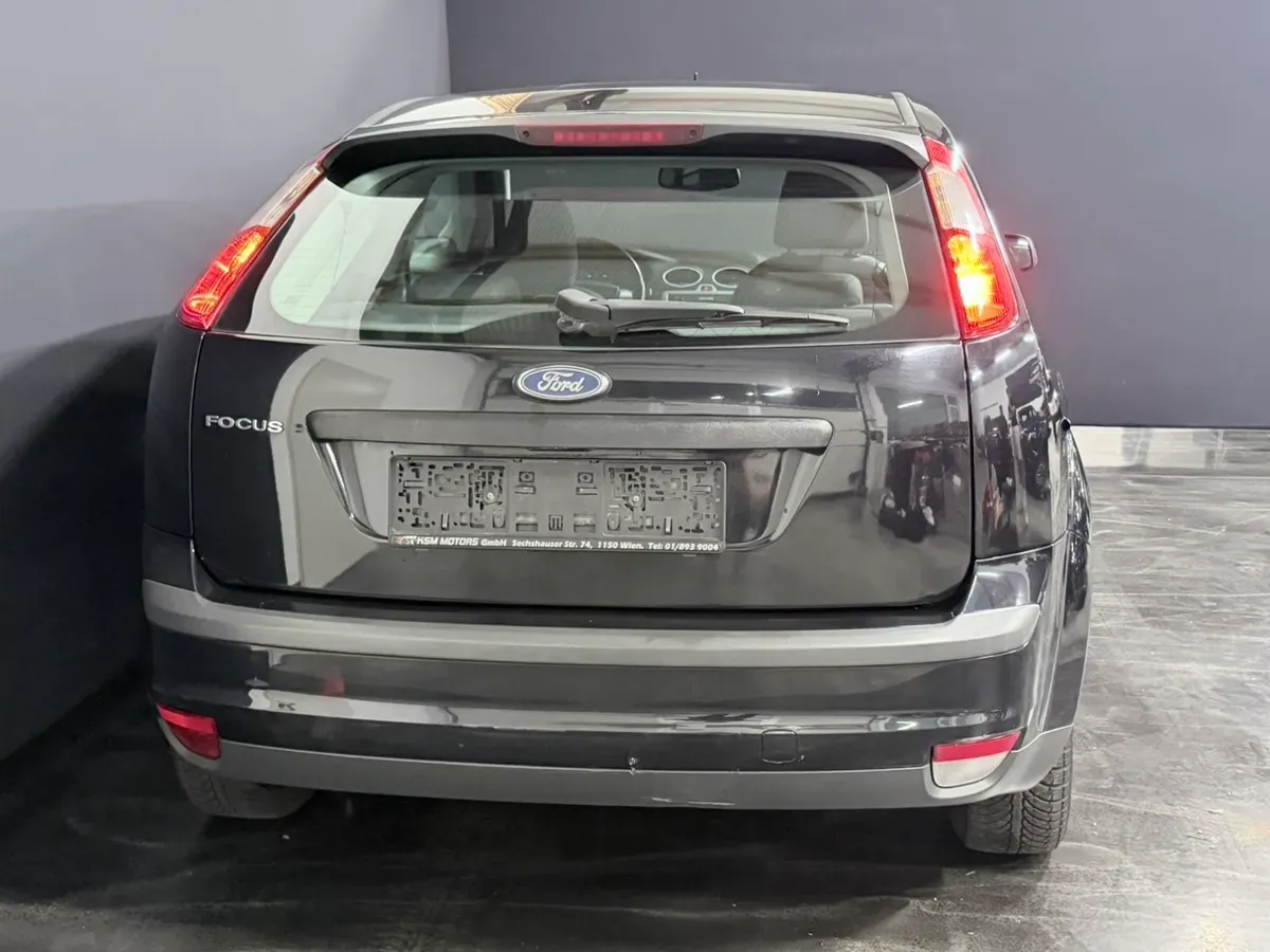 Ford Focus 2005 photo 2