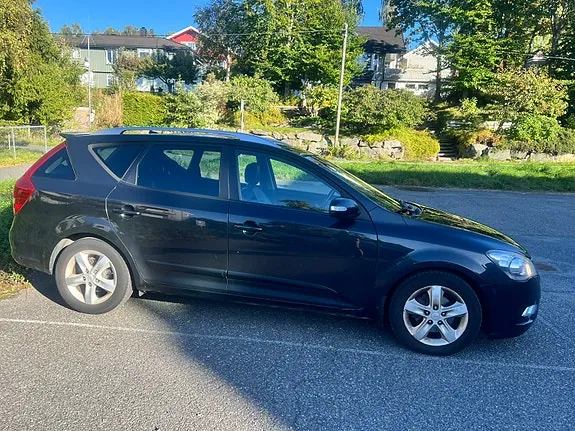 Kia Ceed 2010 photo 4